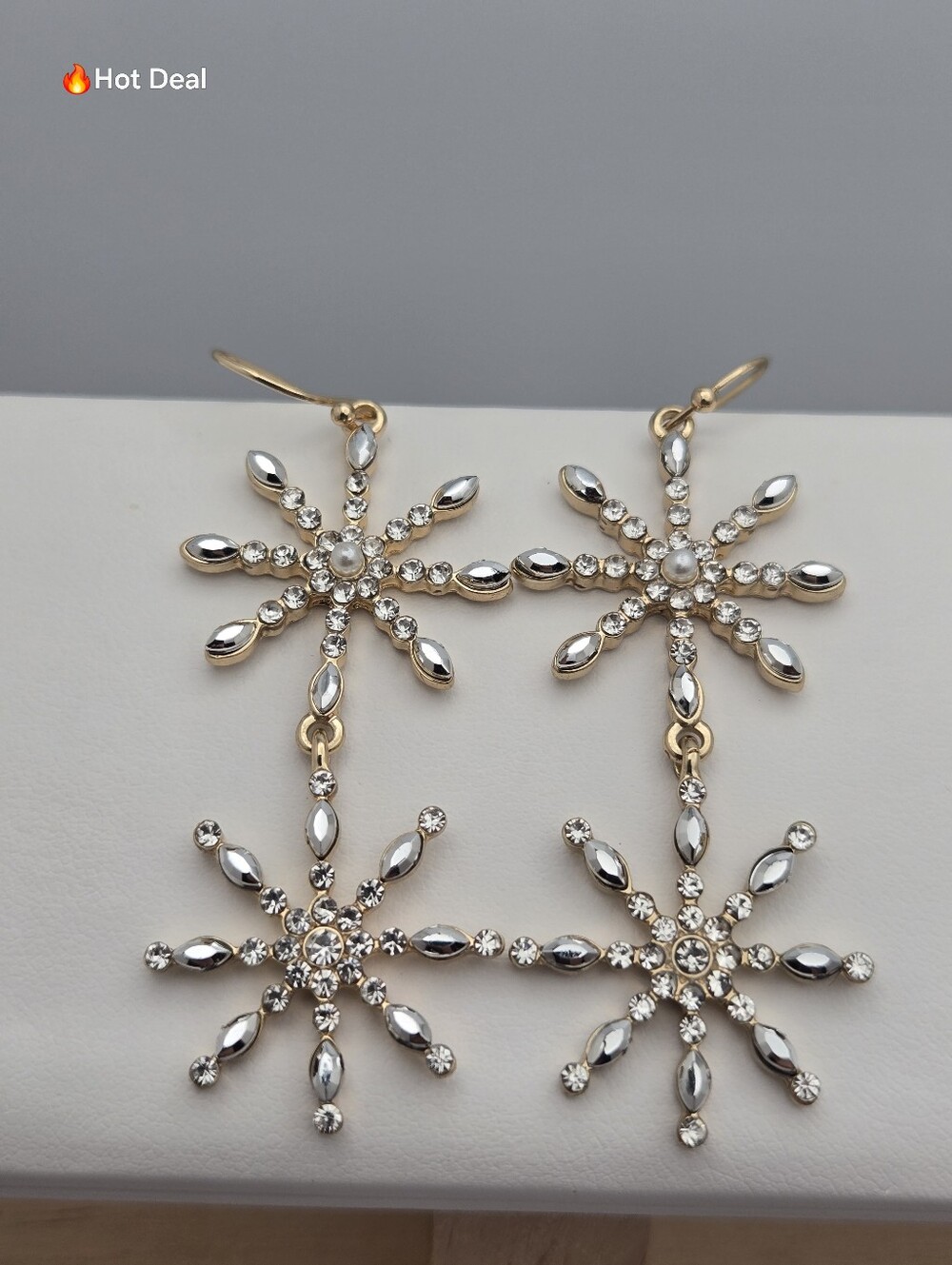 ✨2/$10✨Snowflake Crystal Dangle Earrings Gold Tone Rhinestone Pearl Accent